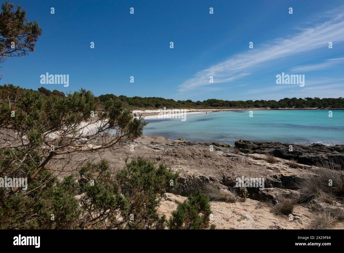 Ein fantastisches Foto von Son Saura Beach an der Küste von Menorca Stockfoto