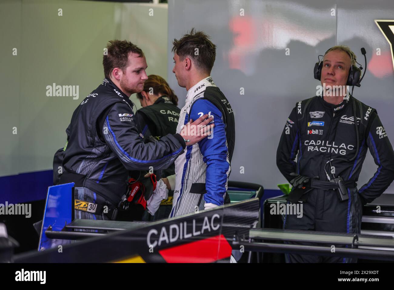 Imola, Italien, 20. April 2024, #2 Cadillac Racing (USA) Cadillac V-Series.R (HY) Alex Lynn (GbR) während der 6 Stunden von Imola, dem zweiten Rennen der FIA World Endurance Championship 2024 (FIA WEC) im Autodromo Internazionale Enzo e Dino Ferrari vom 18. Bis 21. April 2024 in Imola, Italien - Foto Bruno Vandevelop/MPS Agency Credit MPS Agency/Alamy Live News Stockfoto