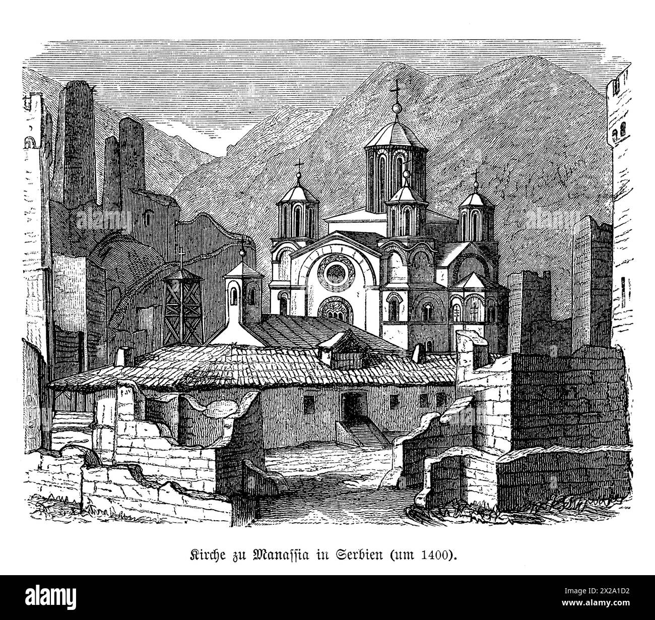 Dieses Bild zeigt das majestätische Manasija-Kloster in Despotovac, Serbien, das um 1400 erbaut wurde. Das Kloster ist bekannt für seine befestigten Mauern und Türme, die von Despot Stefan Lazarević erbaut wurden. Es ist ein Paradebeispiel mittelalterlicher serbischer Architektur. Der Komplex umfasst die Kirche der Heiligen Dreifaltigkeit, die mit einigen der schönsten Fresken der serbischen mittelalterlichen Kunst geschmückt ist, mit lebendigen Farben und detaillierten Darstellungen religiöser Szenen. Die robusten Befestigungsanlagen und die ruhige Umgebung machen Manasija nicht nur zu einem spirituellen Zentrum, sondern auch zu einem Zeugnis des historischen Konflikts und kulturellen Reichtums Stockfoto