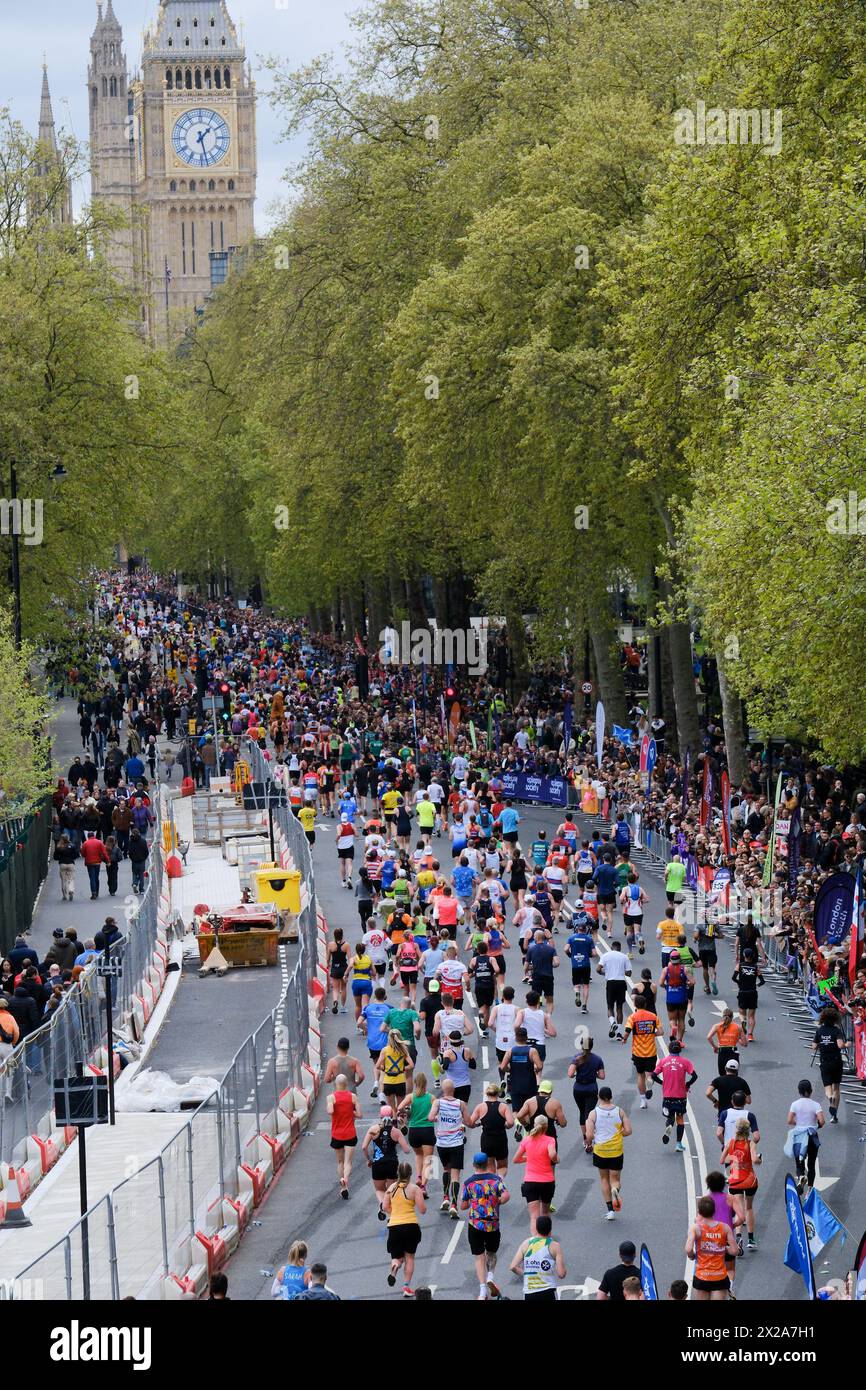 London, Großbritannien. April 2024 der TCS London Marathon 2024. Quelle: Matthew Chattle/Alamy Live News Stockfoto