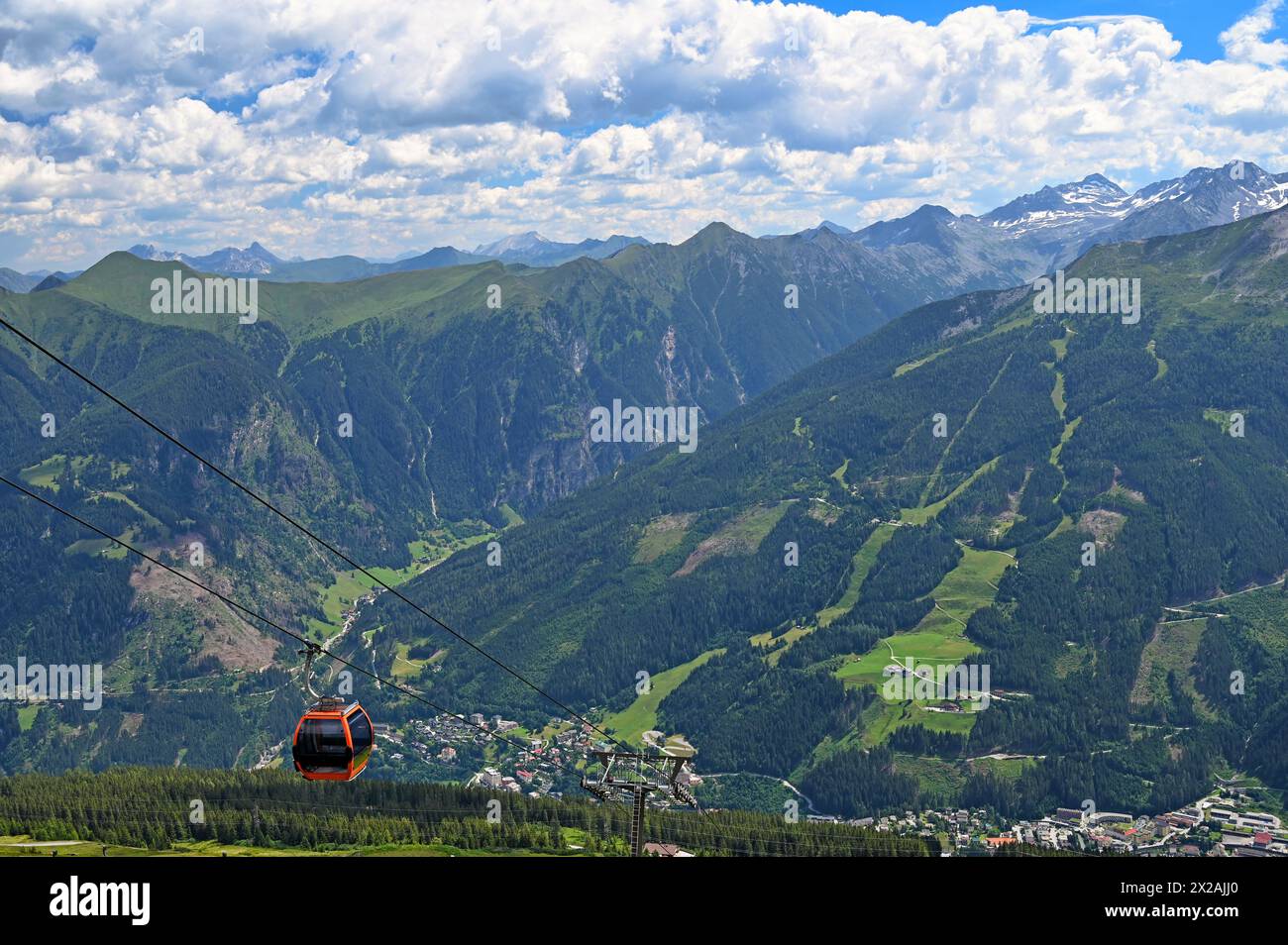 Seilbahn auf dem Stubnerkogel Bad Gastein Österreich aus der Vogelperspektive Stockfoto