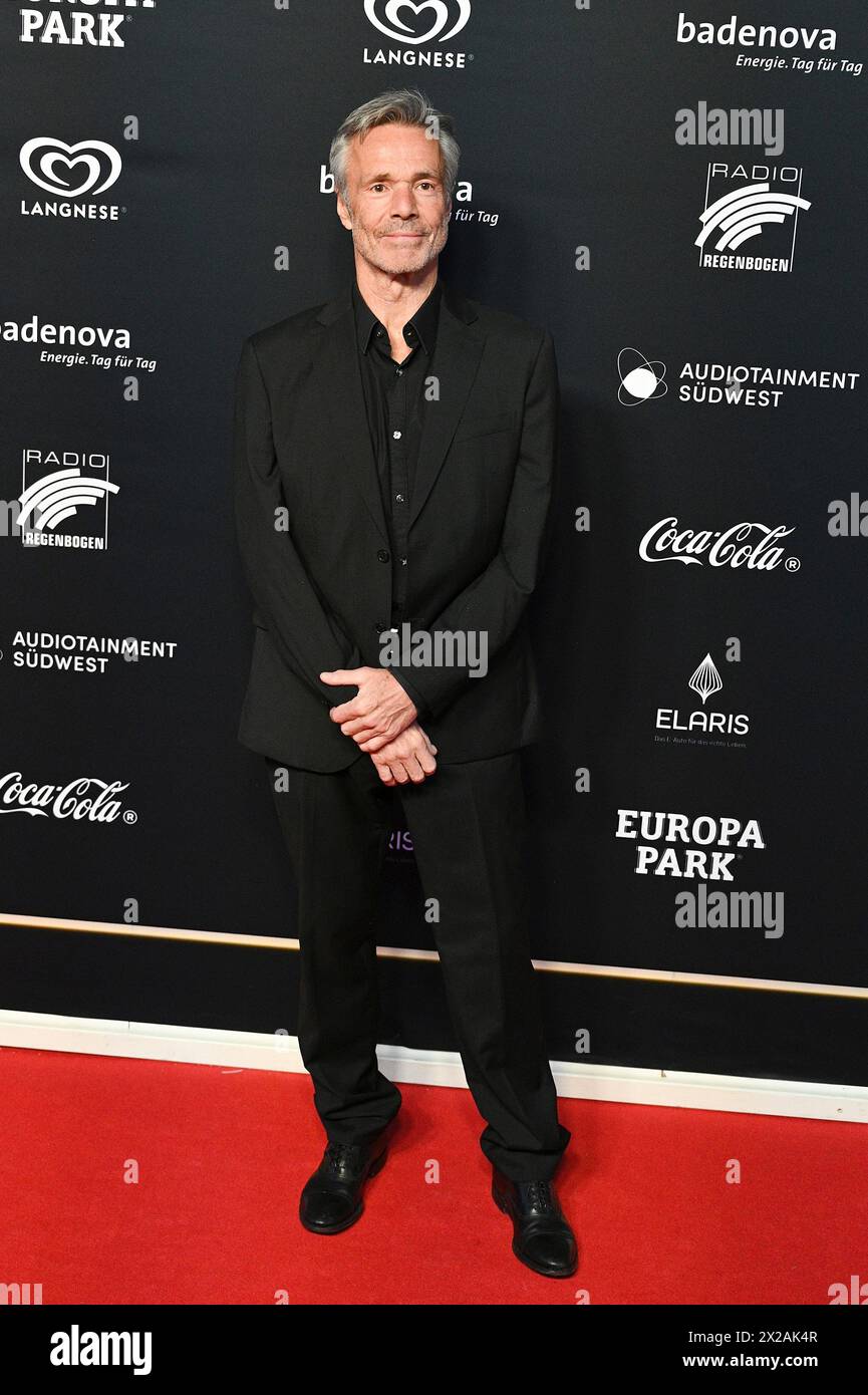 Rost, Deutschland. April 2024. Rust, Deutschland - 19. April 2024: Red Carpet - RADIO REGENBOGEN AWAD 2024 im Europa-Park mit Hannes Jaenicke Credit: SIPA USA/Alamy Live News Stockfoto