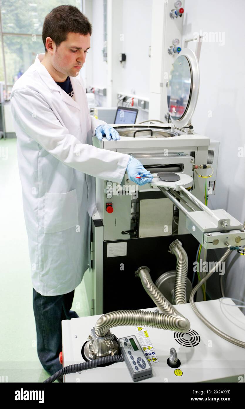 Nanomaterialgruppe Dünnschichtbeschichtungen zur Funktionalisierung von Werkstoffen für Korrosionsschutz, flexible Elektronik, Sensorik oder Energieanwendungen Stockfoto