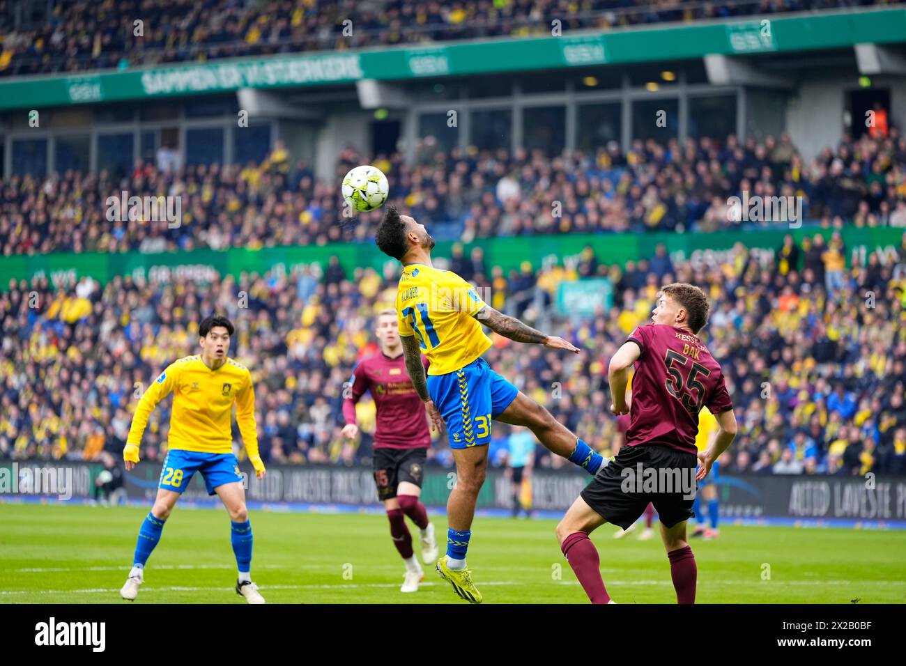 Superliga-Spiel zwischen Broendby IF und dem FC Midtjylland im Broendby Stadium am Sonntag, 21. April 2024. (Foto: Claus Bech/Scanpix 2024) Stockfoto