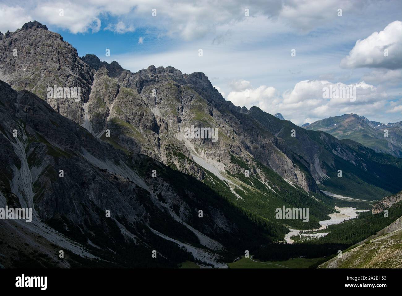 Faszinierende Auenlandschaft im Val Plavna, Unterengadin Stockfoto