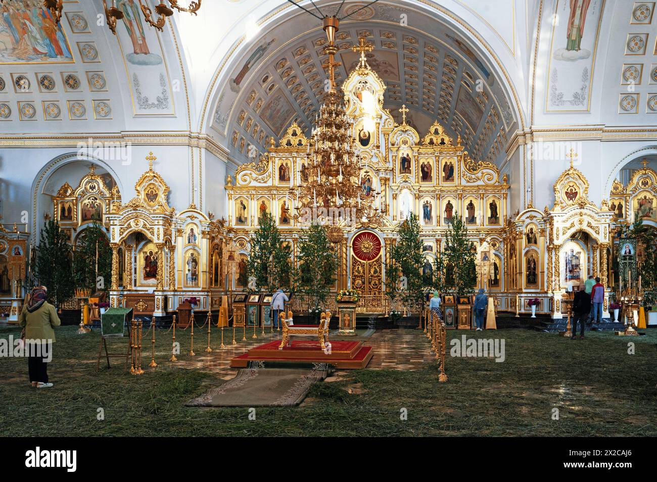 Saransk, Russland - 5. Juni 2023. Die Kathedrale von St. Theodor Uschakow in Saransk, Russland. Das Innere des Tempels. Stockfoto