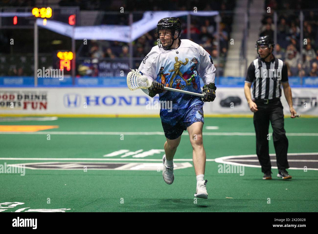 21. April 2024: Rochester Knighthawks Stürmer Ryan Smith (43) läuft in einem Spiel gegen die Philadelphia Wings. Die Rochester Knighthawks veranstalteten die Philadelphia Wings am Marvel Super Hero Day in einem Spiel der National Lacrosse League in der Blue Cross Arena in Rochester, New York. (Jonathan Tenca/CSM) Stockfoto