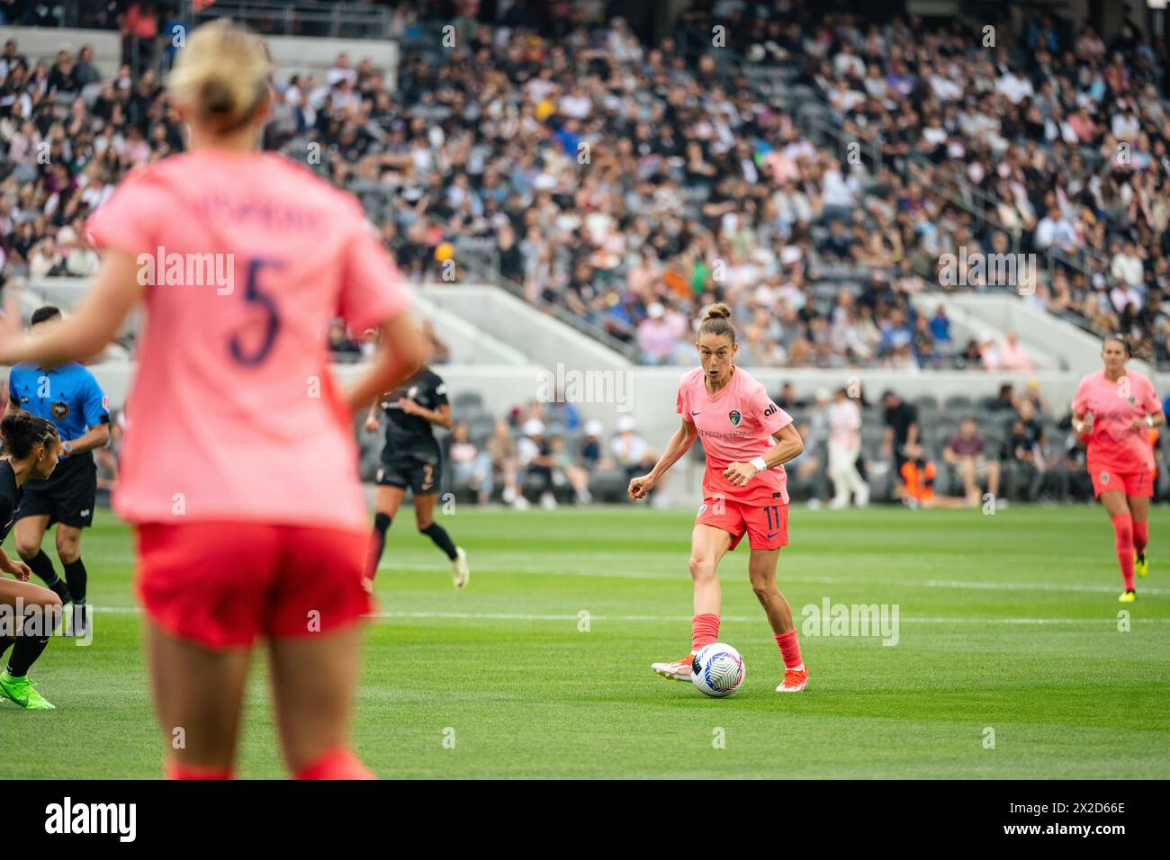 Los Angeles, USA. April 2024. Fußball: National Women's Soccer League, BMO Stadium Los Angeles, Angel City FC - Carolina Courage. Fußballnationalspieler Felicitas Rauch von Carolina Courage in Aktion. Quelle: Maximilian Haupt/dpa/Alamy Live News Stockfoto