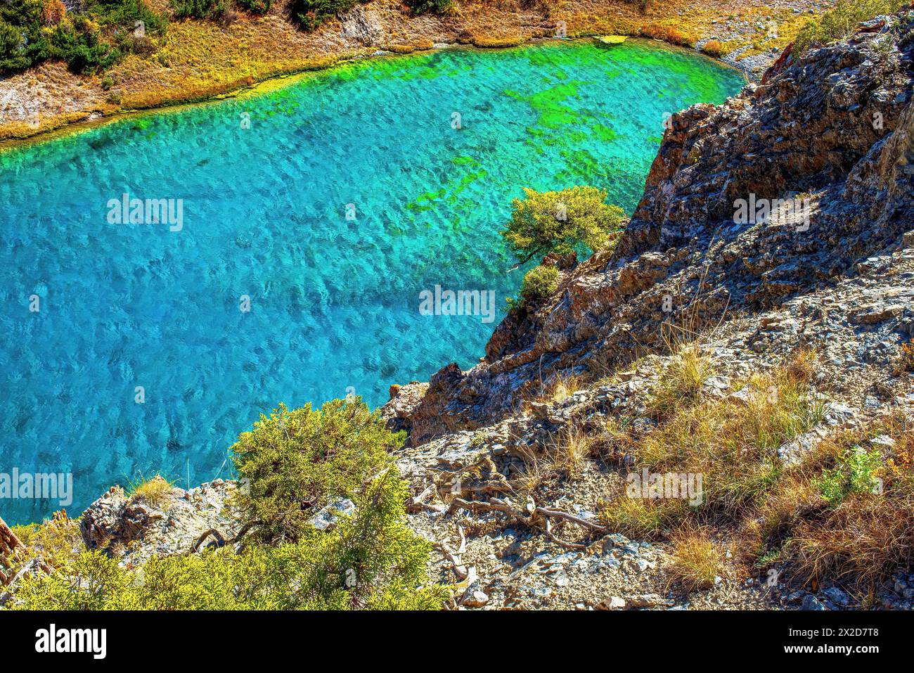 Bergsee Koksay im Aksu-Zhabagly Naturreservat. Der Koksay-See liegt im Tien Shan-Gebirge im Süden Kasachstans Stockfoto