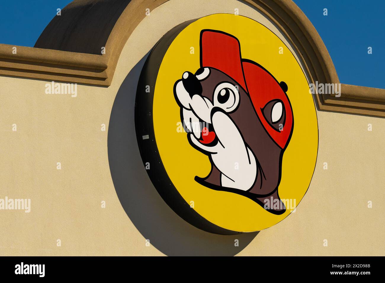 Logobeschilderung für das Buc-ees-Reisezentrum und die Tankstelle in Warner Robins, Georgia, entlang der Interstate 85. (USA) Stockfoto