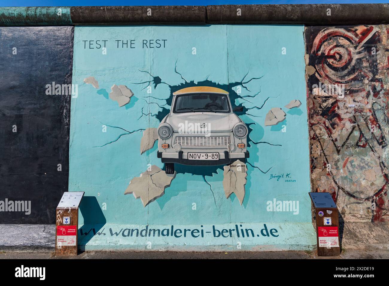 Kunstwerke in der East Side Gallery in Berlin Stockfoto