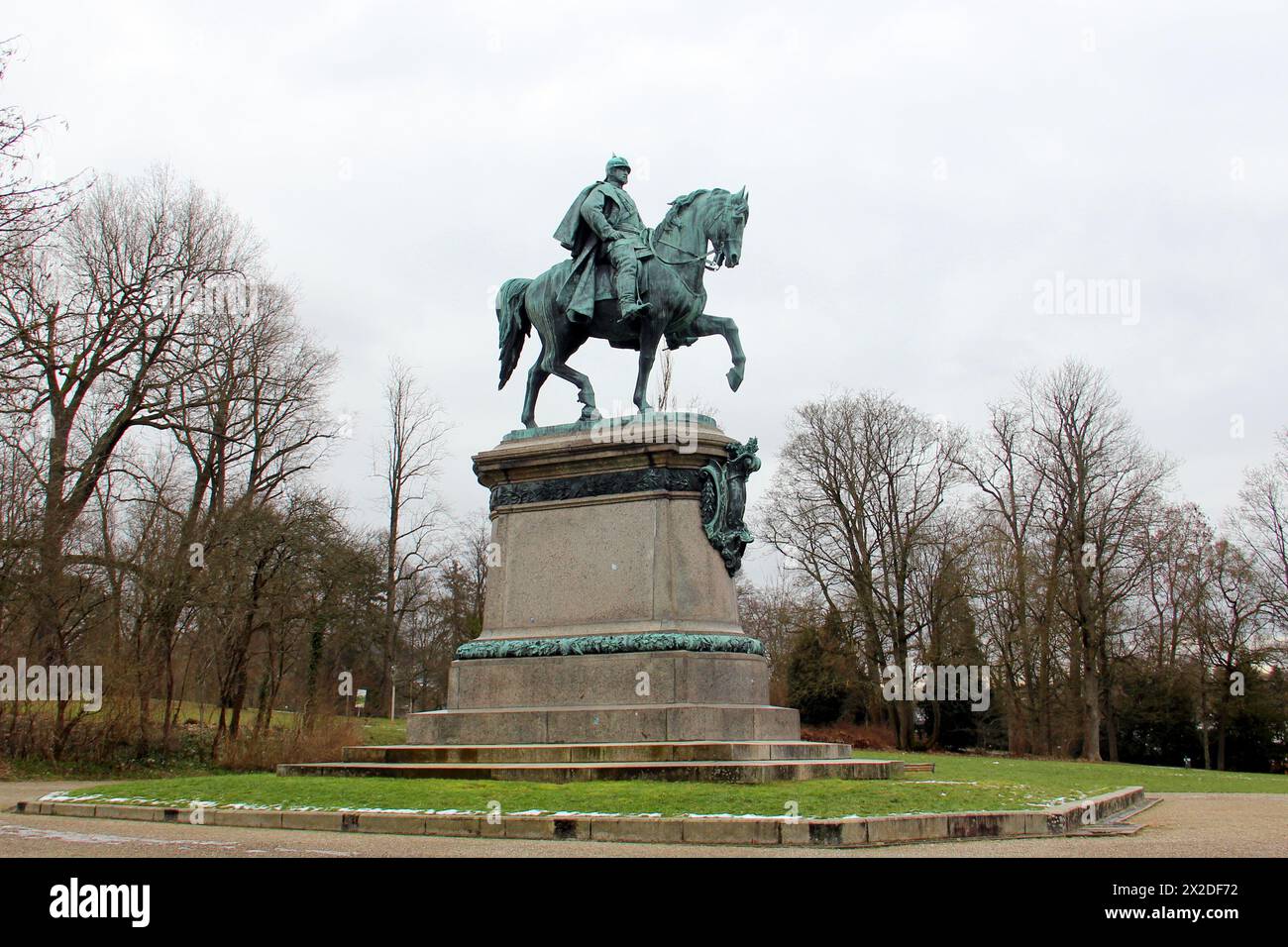 Reiterstatue von Herzog Ernst II., Skulpturenarbeit von Gustav Eberlein, errichtet 1899, im Hofgarten am Schlossplatz, Coburg Stockfoto