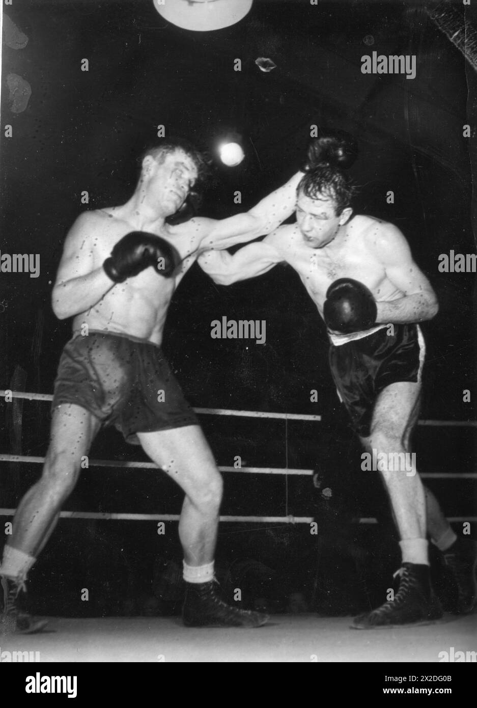 Tandberg, Olle, 12.10.1918 - 26.12.1996, schwedischer Boxer, Kampf gegen Stephane Oleg (links), ADDITIONAL-RIGHTS-CLEARANCE-INFO-NOT-AVAILABLE Stockfoto