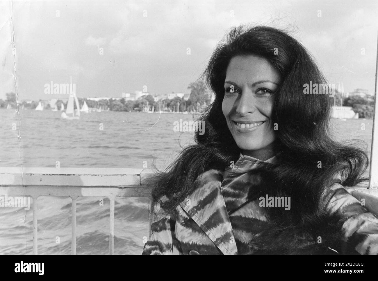 Teissier, Elisabeth, *6,1.1938, schweizerisch-französischer Astrologe, an Bord eines Ausflugsbootes, 1970er Jahre, ADDITIONAL-RIGHTS-CLEARANCE-INFO-NOT-AVAILABLE Stockfoto