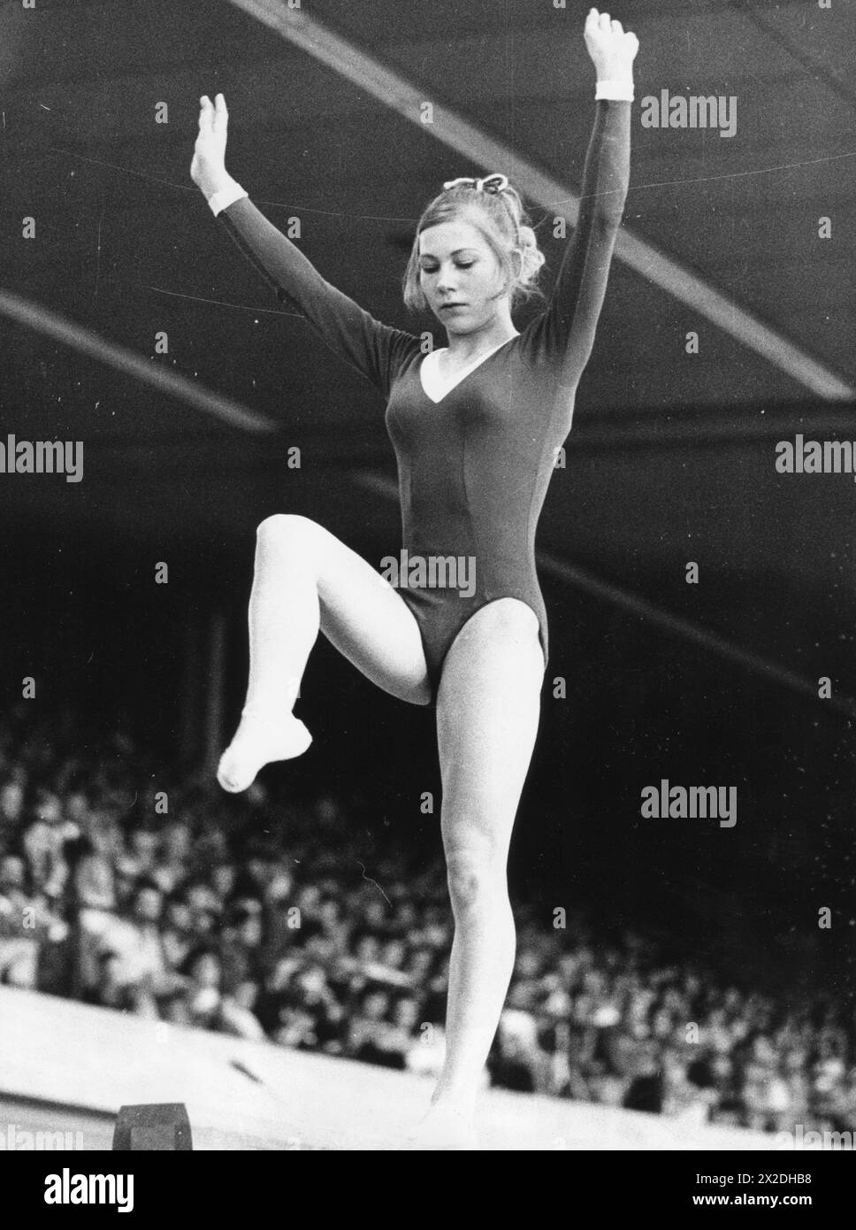Schorn, Uta, *7,8.1957, deutsche Turnerin, auf dem Balkenbalken, deutsche Meisterschaft, Elberfeld, 9.12.1972, ADDITIONAL-RIGHTS-CLEARANCE-INFO-NOT-AVAILABLE Stockfoto