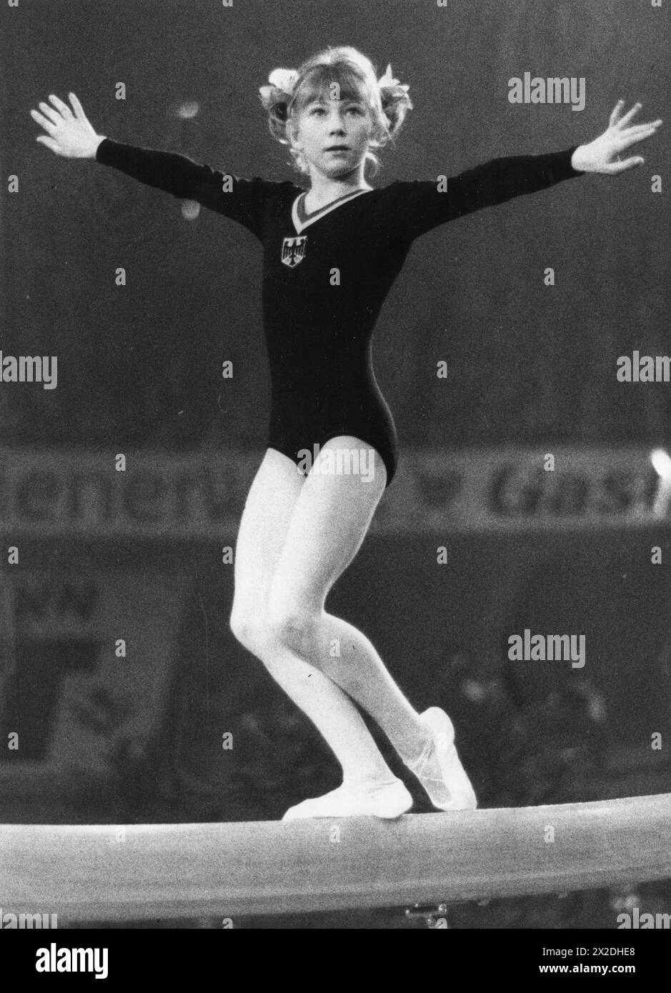 Schorn, Uta, *7,8.1957, deutsche Turnerin, auf dem Balkenbalken, Deutsche Turnermeisterschaft, ADDITIONAL-RIGHTS-CLEARANCE-INFO-NOT-AVAILABLE Stockfoto