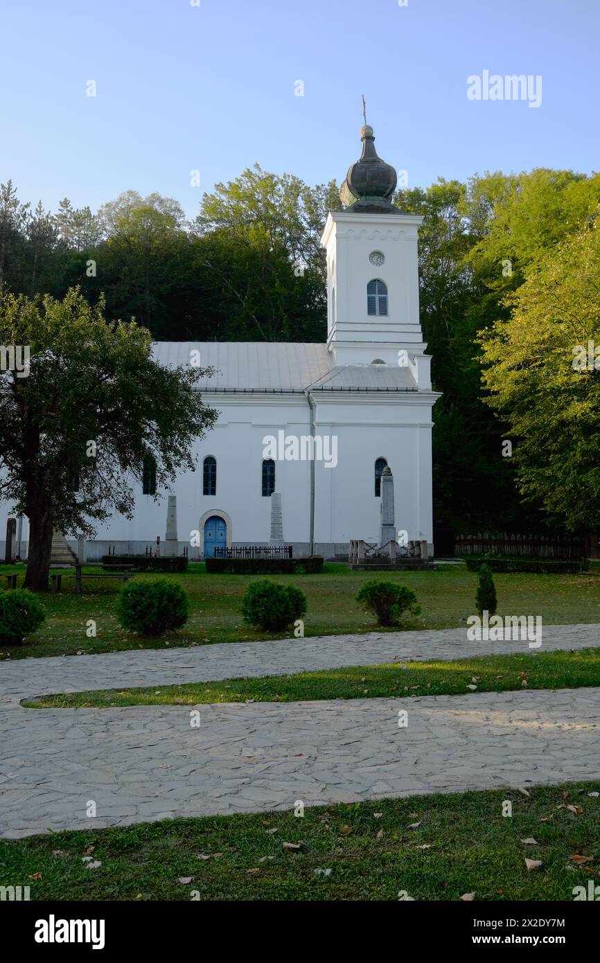 barockkirche der Heiligen Erzengel im Dorf Brankowina, Serbien Stockfoto