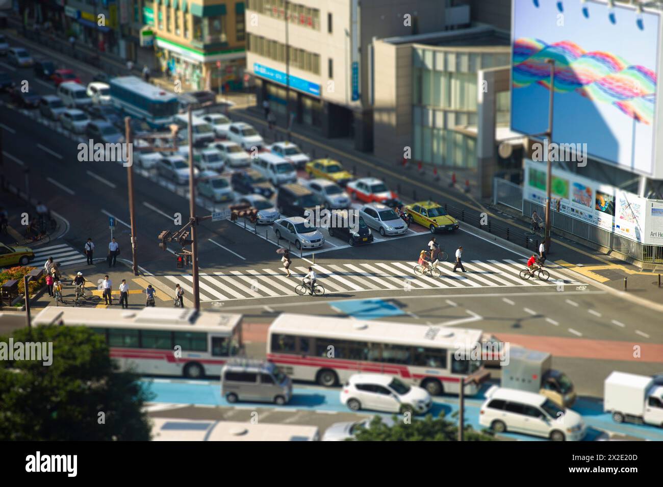 Der morgendliche Pendelweg in Kumamoto, Insel Kyushu, Japan. Stockfoto