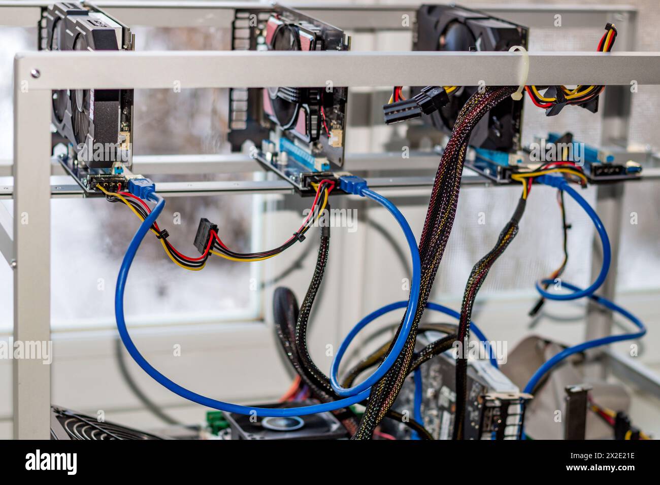 Home Mining Farm zum Mining von Kryptowährung, aus nächster Nähe Stockfoto