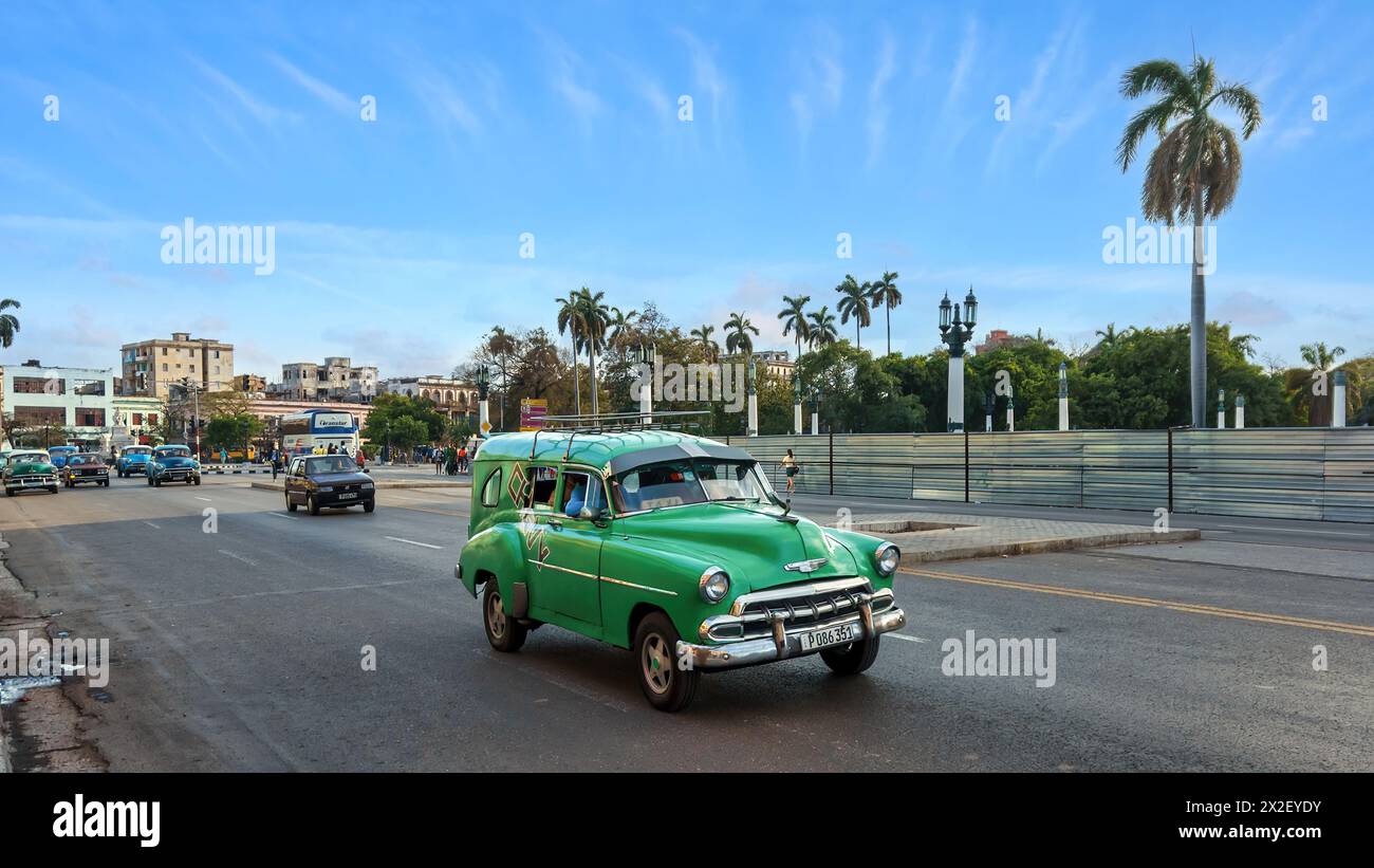 Alte alte, veraltete amerikanische Chevrolet-Fahrt, Havanna, Kuba Stockfoto
