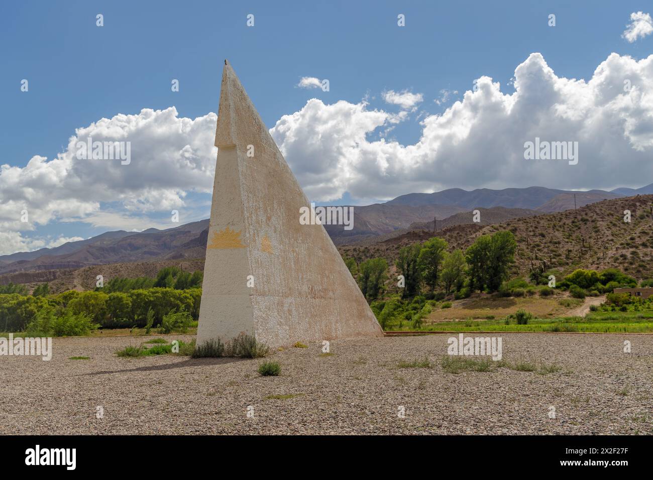 Pyramide des Tropen Steinbocks auf der Route 9 in Jujuy, Argentinien. Stockfoto
