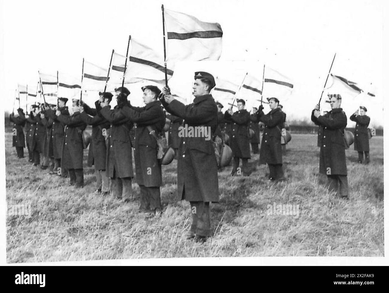 Schützen des Corps of Signals in Colchester üben Flaggensignalisierung als Teil spezieller Trainingsübungen. Stockfoto