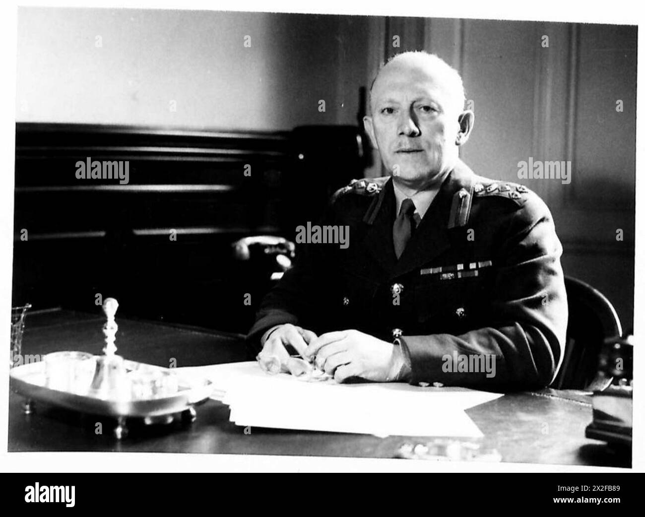 Porträt von Brigadier A. H. Killick, ehemaliger Joint Secretary des Army Council Secretariat in der British Army. Stockfoto