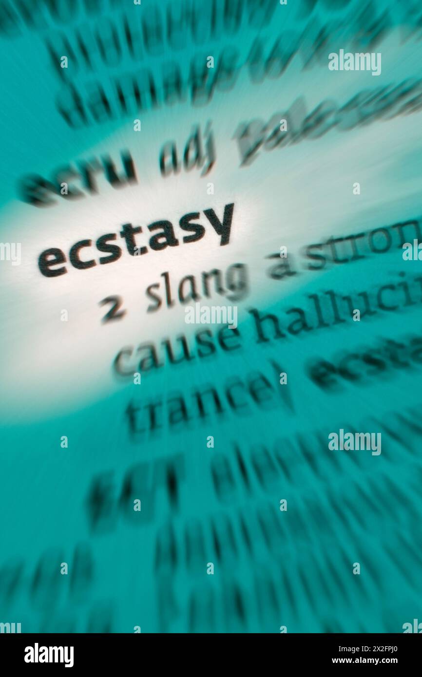 Ecstasy - 1. Ein Trance- oder tranceähnlicher Zustand, in dem eine Person das normale Bewusstsein überwindet. 2. Umgangssprachlicher Begriff für MDMA in Tablettenform, ein Hallucino Stockfoto