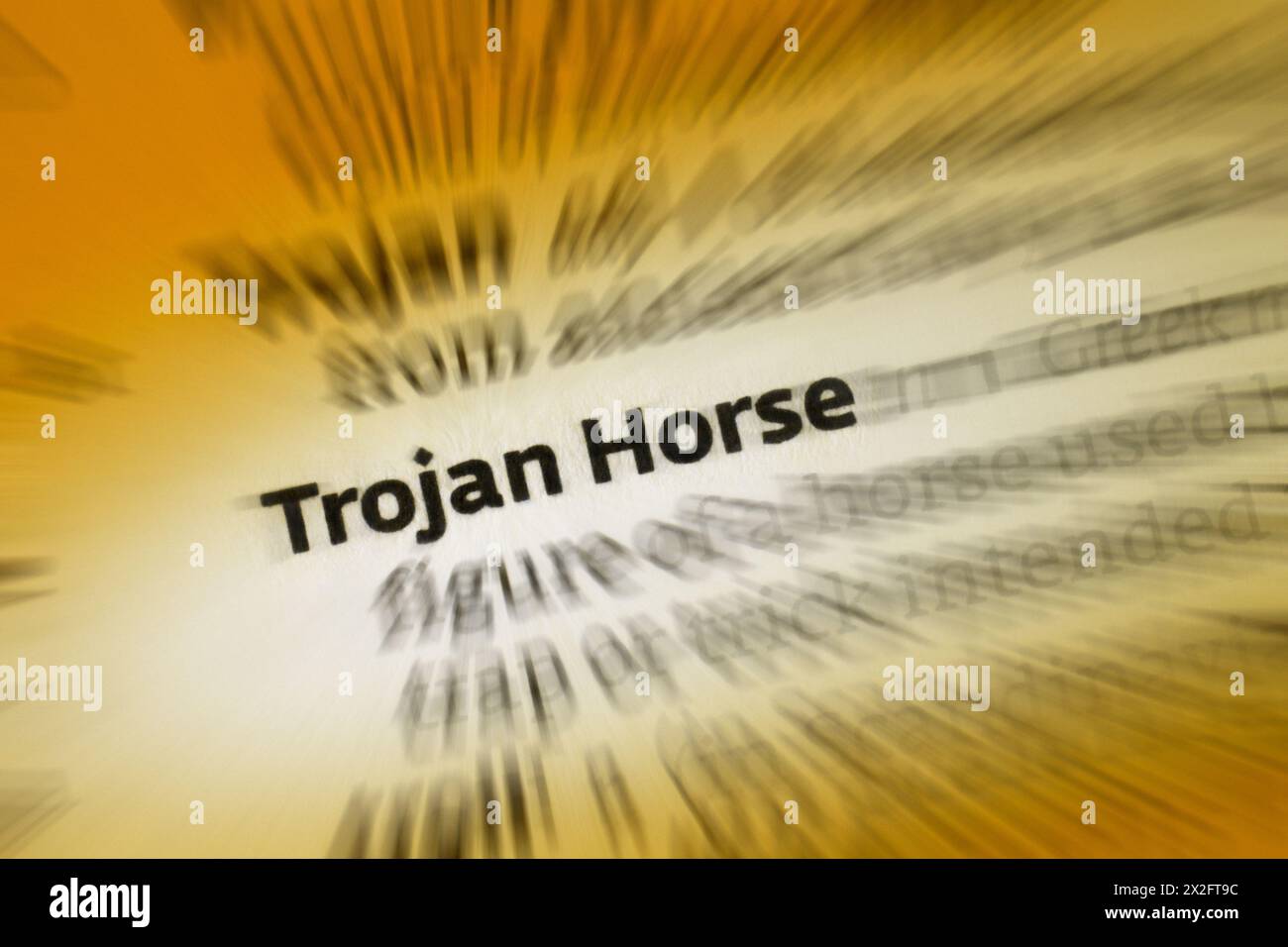 Ein Trojanisches Pferd ist ein Computerprogramm, das die Sicherheit eines Computersystems verletzen soll, während es angeblich eine harmlose Funktion ausführt. Stockfoto