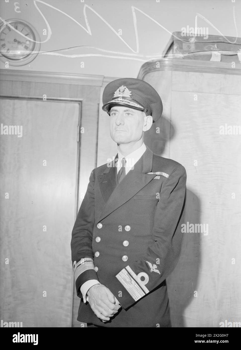 KONTERADMIRAL M S SLATTERY, 28. OKTOBER 1943, MINISTERIUM FÜR FLUGZEUGPRODUKTION. - Konteradmiral M S Slattery, Kommandant der Marinereserven Stockfoto