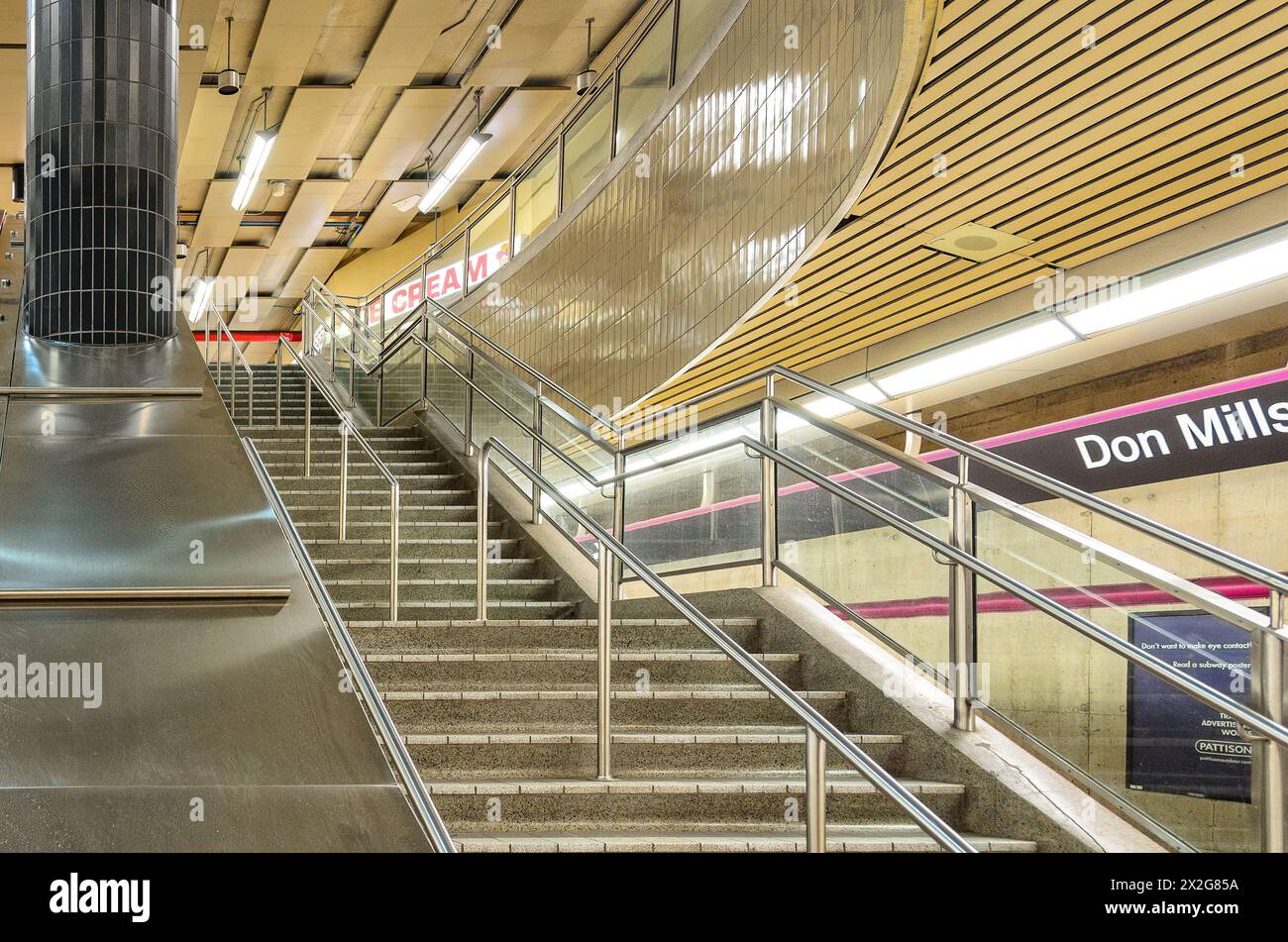 Innenarchitektur der Don Mills U-Bahn-Station, Toronto, Kanada Stockfoto