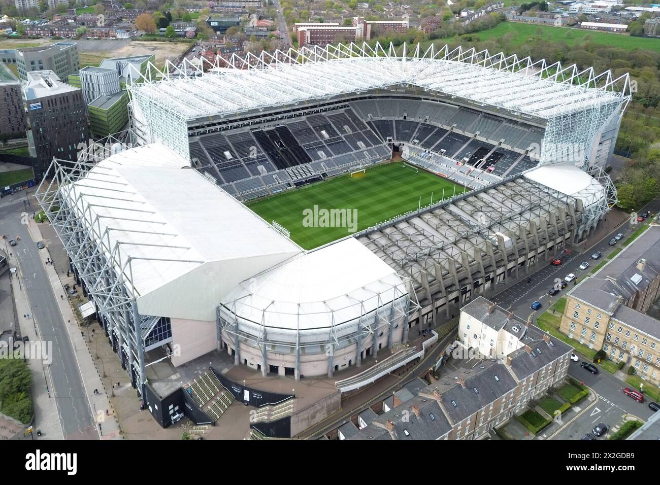 Eine Luftaufnahme des St. James' Park Grounds von Newcastle United in Newcastle upon Tyne, Northumberland, England am Sonntag, den 21. April 2024 (Foto: Michael Driver | MI News) Stockfoto