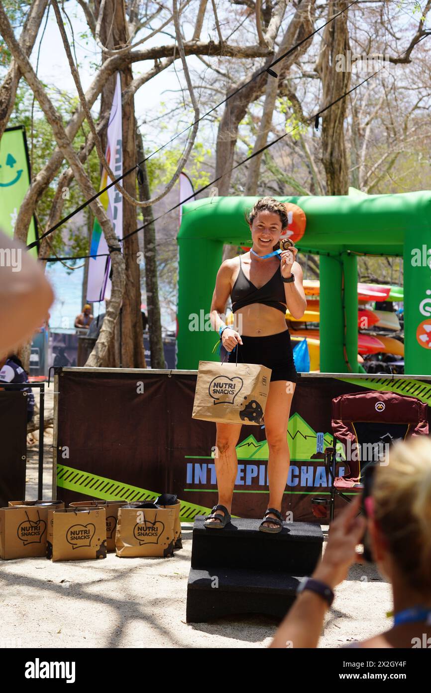 Guanacaste, Costa Rica: 04 20 2024: Unerschrockenes Rennen, Spartan Race, starke Athleten, die im Hindernisrennen am Strand von Costa Rica antreten Stockfoto Guanacaste, Costa Rica: 04 20 2024: Unerschrockenes Rennen, Spartan Race, starke Athleten, die im Hindernisrennen am Strand von Costa Rica antreten Stockfoto