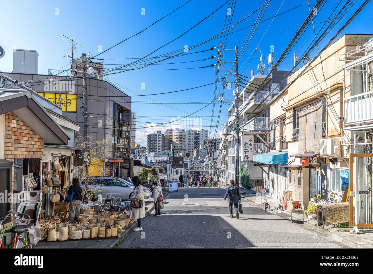 TOKIO/JAPAN - 20. November 2023: Touristenviertel Yanaka in der Stadt Tokio Stockfoto