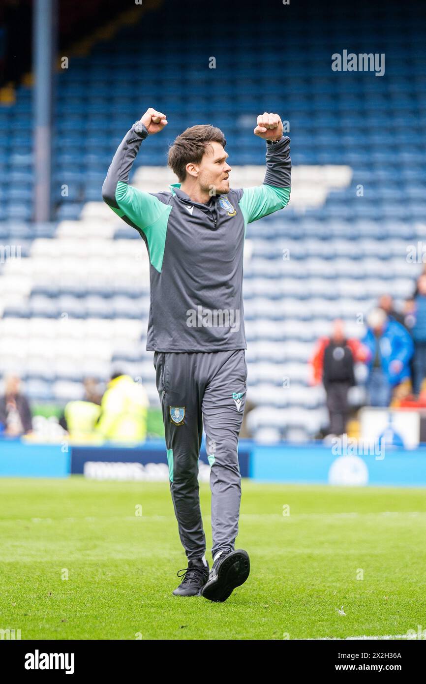 Blackburn, Großbritannien. April 2024. Sheffield Wednesday Manager Danny Rohl feiert den Sieg beim Spiel Blackburn Rovers gegen Sheffield Wednesday SkyBet EFL Championship in Ewood Park, Blackburn, Großbritannien am 21. April 2024 Credit: Every Second Media/Alamy Live News Stockfoto