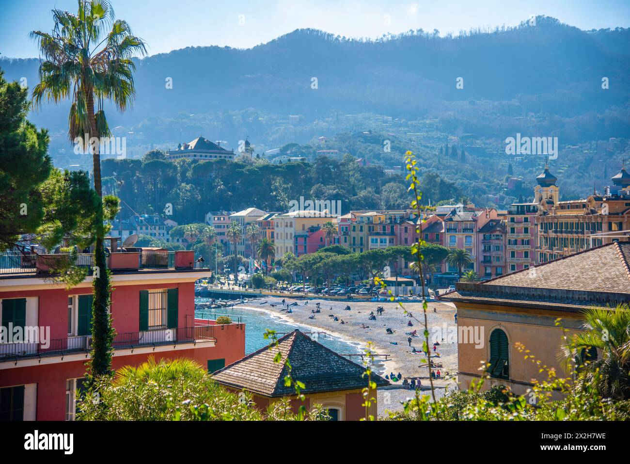 Der Hafen von Santa Margherita Ligure - beliebtes Touristenziel im Sommer in Italien. Stockfoto