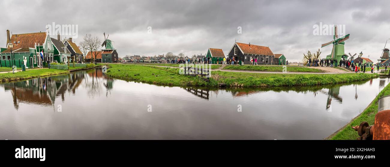 Zaanse Schans, alte traditionelle Mühlen, Gemeinde Zaanstad, Europäische Route des industriellen Erbes, Niederlande Stockfoto