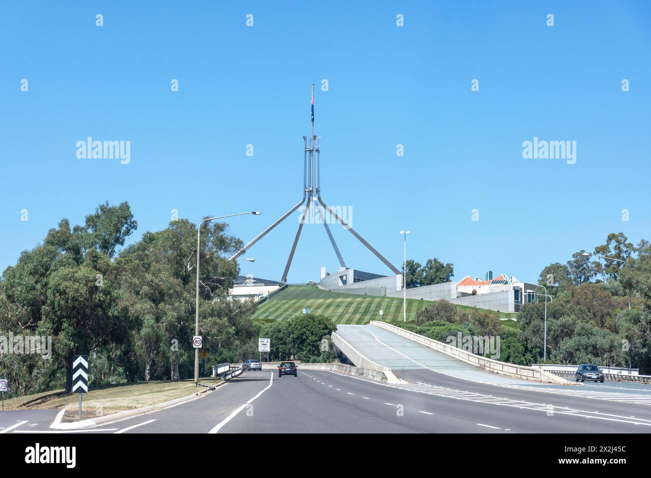 Capital Hill von der Commonweath Avenue, Parliamentary Triangle, Canberra, Australian Capital Territory, Australien Stockfoto