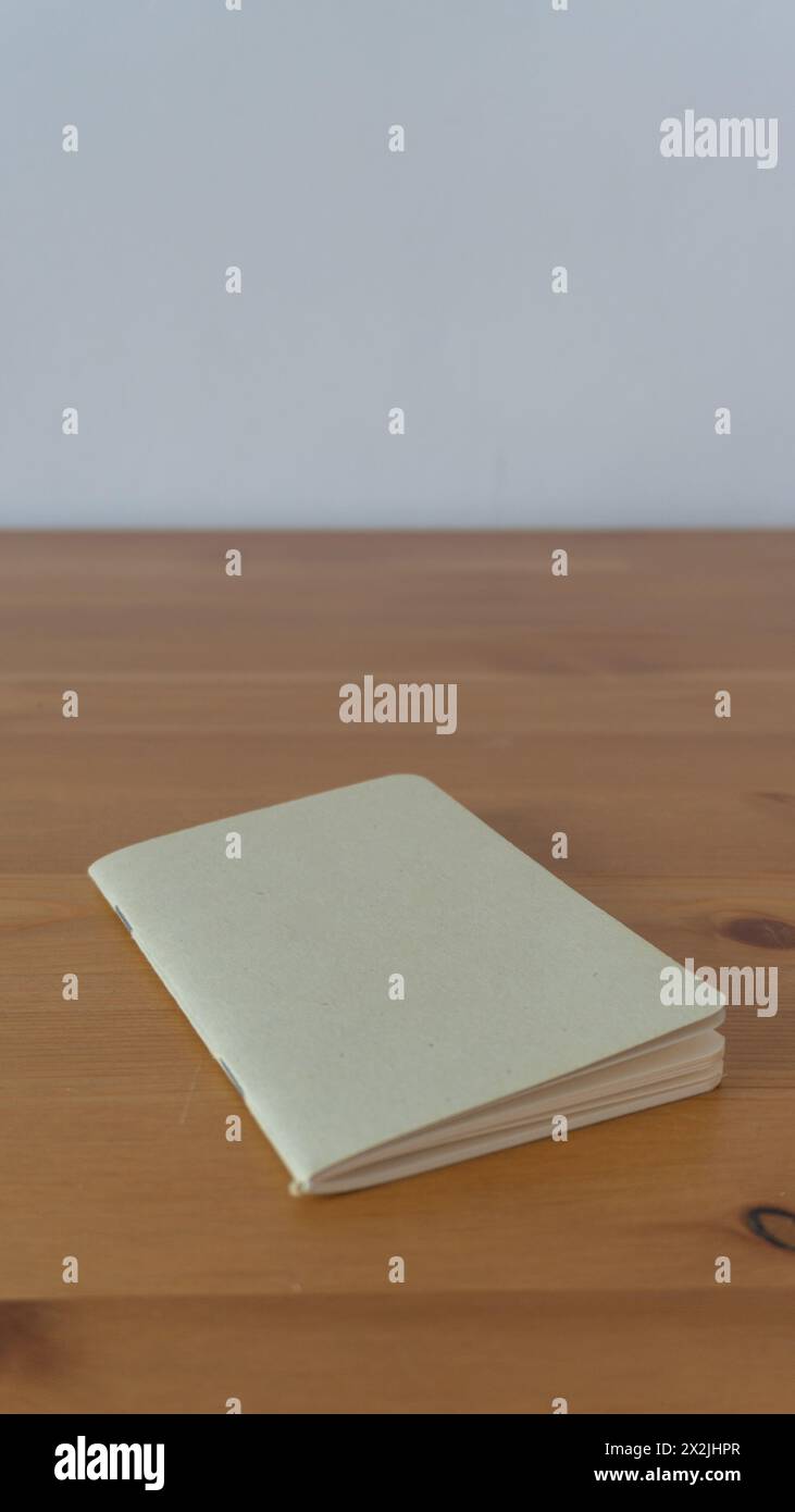 Beigefarbenes Tagebuch, perfekt für Notizen, Planungen und Inspirationen Stockfoto