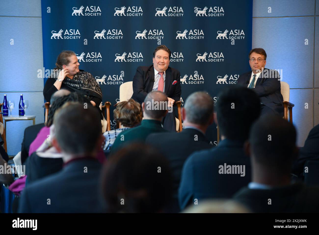 New York, USA. April 2024. US-Botschafter in der Demokratischen Volksrepublik Laos Heather Variava, US-Botschafter in Vietnam Marc E. Knapper, und leitender Direktor für Ostasien und Ozeanien beim Nationalen Sicherheitsrat Edgard D. Kagan, der am 22. April 2024 an der Diskussion der südostasiatischen Botschafter und der ASEAN-Präsidenten bei der Asia Society in New York, NY, teilnahm. (Foto: Efren Landaos/SIPA USA) Credit: SIPA USA/Alamy Live News Stockfoto