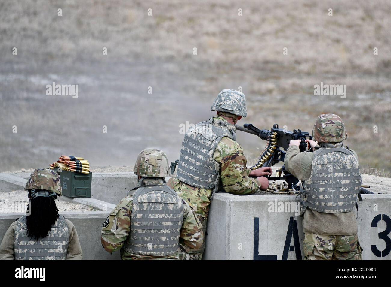 Soldaten des 1297th Combat Sustainment Support Battalion führen M2HB durch und FEUERN Table IV Training auf Range 40 AB. (Bilder vom U.S. ASA Fort Dix (TSC) Training Support Center / Daniel Amburg) Stockfoto