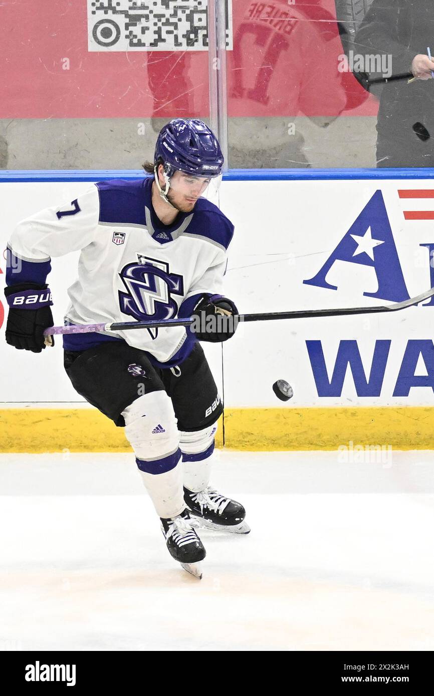 Tri-City Storm forward Carmelo Crandell (7) eyes a high flying puck during a USHL second round Clark Cup playoff game between the Tri-City Storm and the Fargo Force at Scheels Arena in Fargo, ND on Monday, April 22, 2024. Fargo won 3-1 and leads the best of five series 2-0. Photo by Russell Hons/CSM (Credit Image: © Russell Hons/Cal Sport Media) (Cal Sport Media via AP Images) Stockfoto