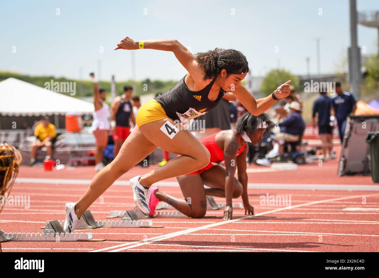 Adriana Tatum aus dem Bundesstaat Arizona gewinnt die 100-Meter-Strecke der Frauen während der 64. Mt. San Antonio College Relays im Hilmer Lodge Stadium am Freitag, den 19. April 2024 Stockfoto