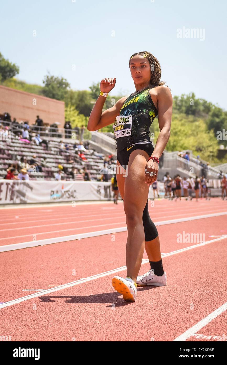 Alysah Hickey aus Oregon springt am Samstag, den 20. April, während der 64. Mt. San Antonio College Relays im Hilmer Lodge Stadium im Dreifachsprung der Frauen Stockfoto