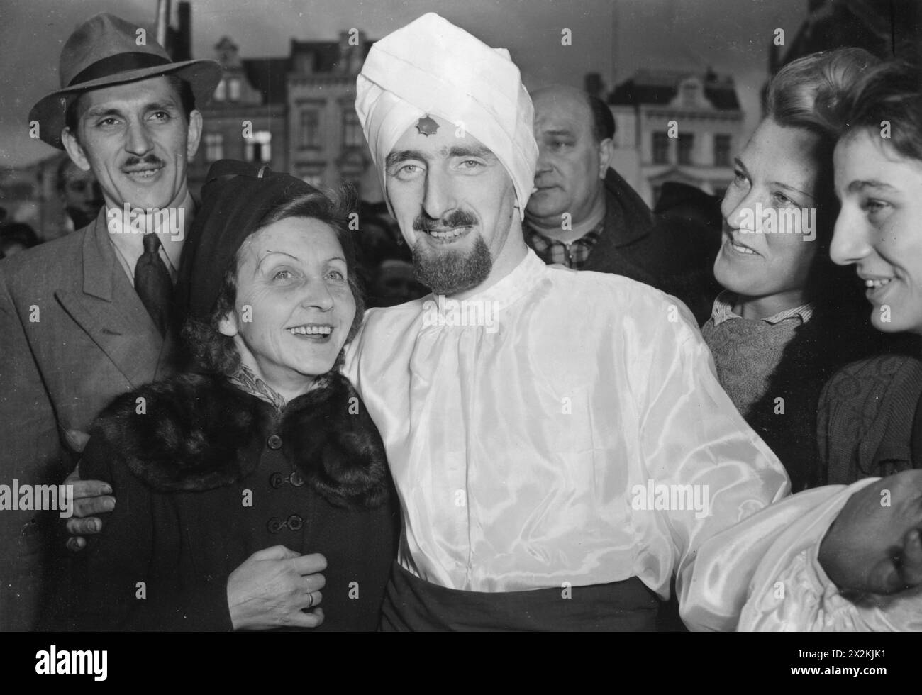 Ali Ben Schar, deutscher Fakir, vor ihm selbst für 12 Tage lebhaft inter vermietend, Lincolnstrasse 5, EXTRA-RIGHTS-CLEARANCE-INFO-NOT-AVAILABLE Stockfoto
