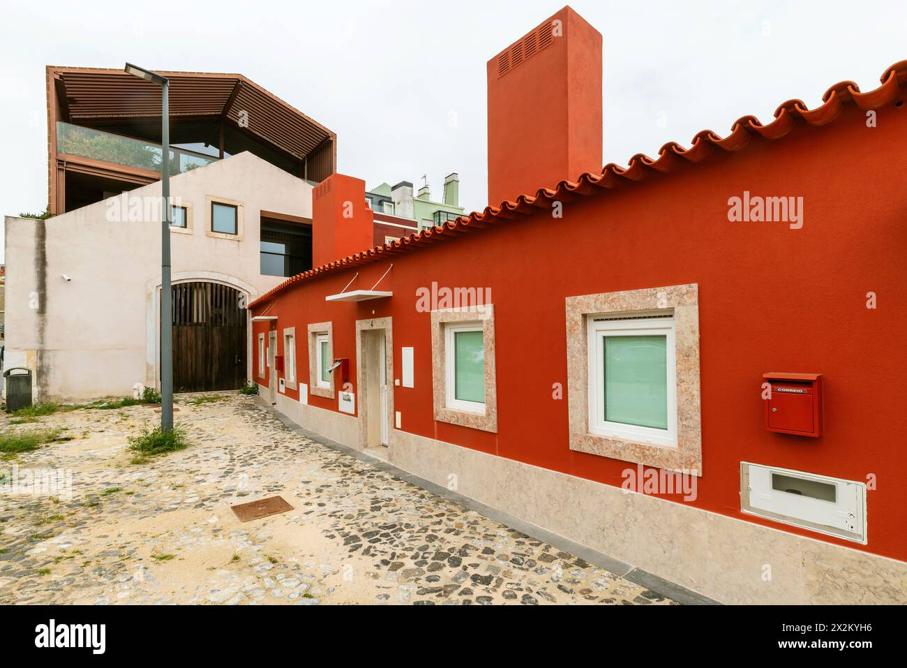 Fundacao EDV-Gebäude in der Nähe des Museums für Kunst, Architektur und Technologie (MAAT) Belém Vilage, Lissabon, Portugal. Stockfoto