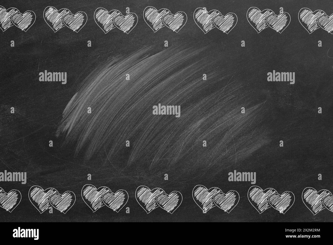 Illustration mit Kreidezeichnung Herzformen auf der Tafel und Kopierraum für Ihren Text oder Ihr Design. Valentinstag, Liebe Stockfoto