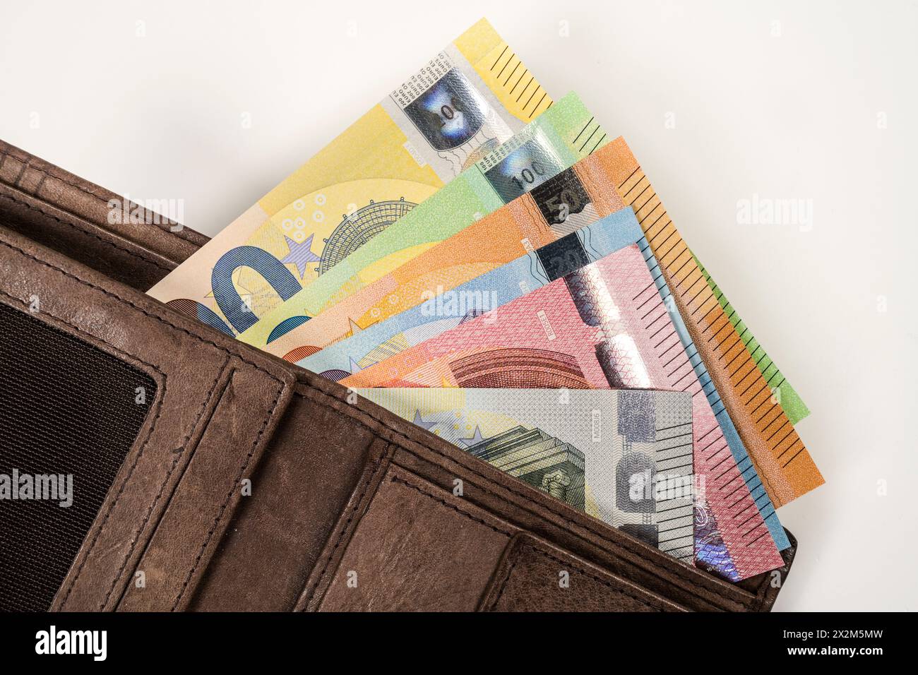 Portemonnaie voller Geld, Symbolfoto Einkommen, Preise, Konjunktur, Finanzen Stockfoto