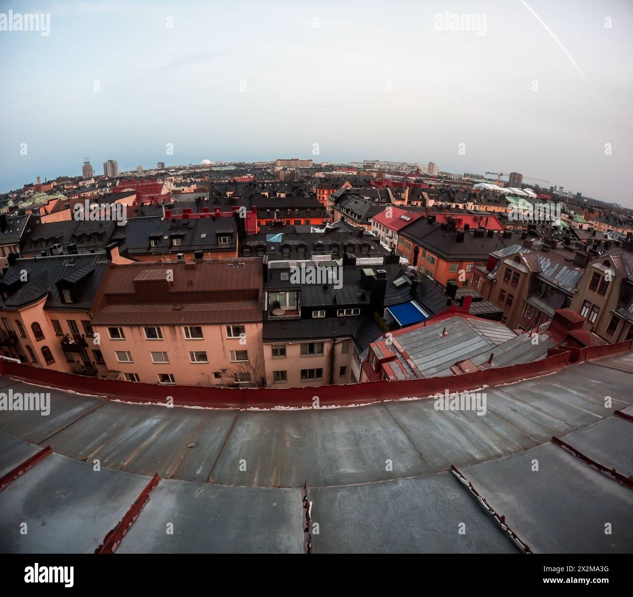 Traditionelle Häuser der Altstadt Södermalm in Stockholm, Schweden von oben Stockfoto