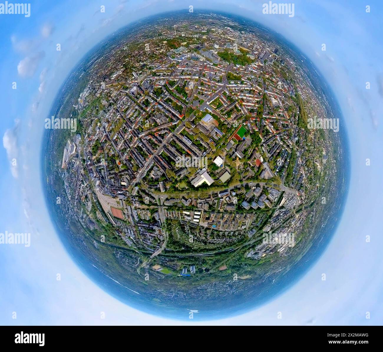 AUFZEICHNUNGSDATUM NICHT ANGEGEBEN Luftbild, Wohngebiet Ortsansicht Ortsteil Rüttenscheid, Erdkugel, Fisheye Aufnahme, Fischaugen Aufnahme, 360 Grad Aufnahme, winzige Welt, kleiner Planet, Fischaugenbild, Rüttenscheid, Essen, Ruhrgebiet, Nordrhein-Westfalen, Deutschland ACHTUNGxMINDESTHONORARx60xEURO *** Luftaufnahme, Wohngebiet, Ortsansicht, Bezirk Rüttenscheid, Erdkugel, Fisheye-Bild, 360-Grad-Bild, winzige Welt, kleiner Planet, Fisheye-Bild, Rüttenscheid, Essen, Ruhrgebiet, Nordrhein-Westfalen, Deutschland ACHTUNGxMINDESTHONORARx60xEURO Stockfoto